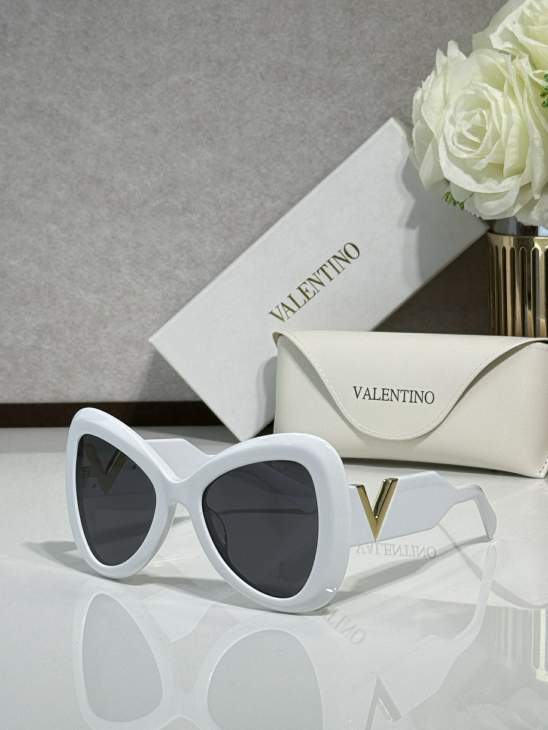 Picture of Valentino Sunglasses _SKUfw77816968fw